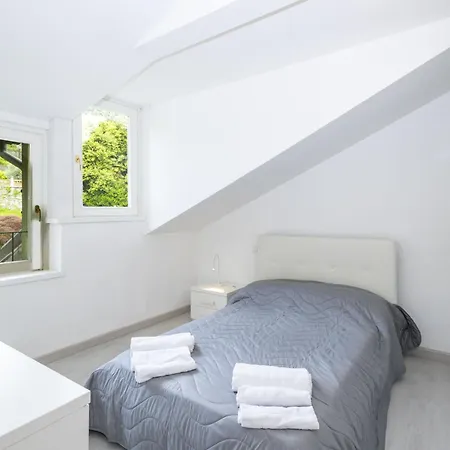 Le Gemme-1 By Interhome * Meina